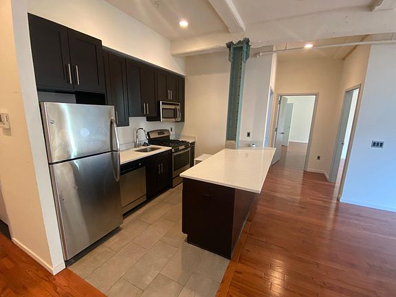 2nd image of 218 Market St Unit 403