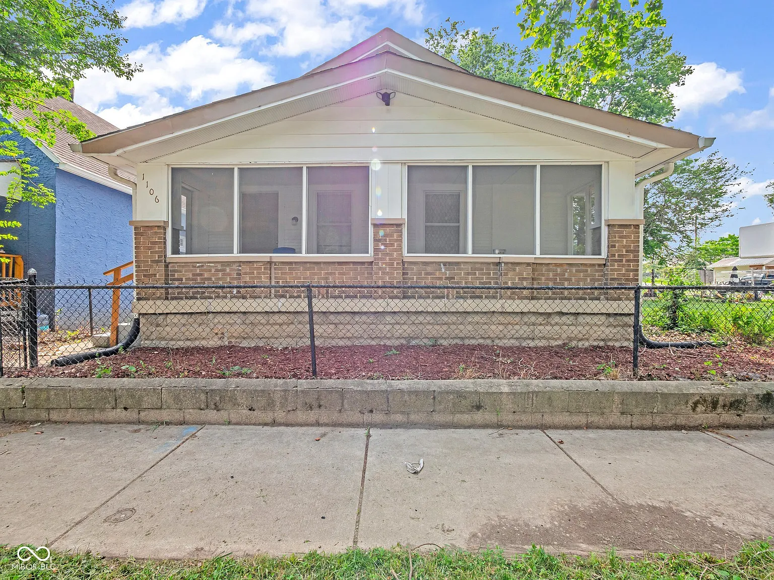 1106 N Belmont Ave photo 1
