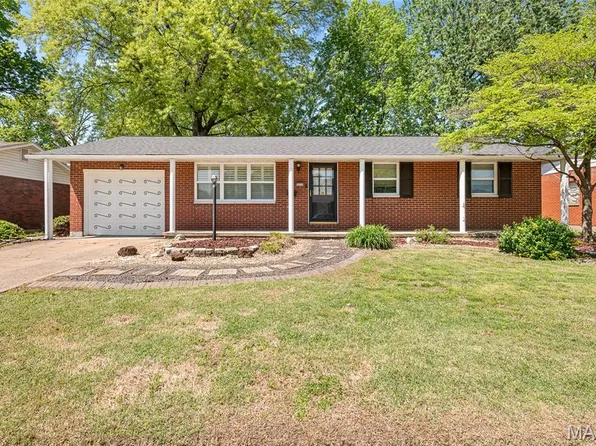 3233 Princeton Dr, Granite City, IL 62040