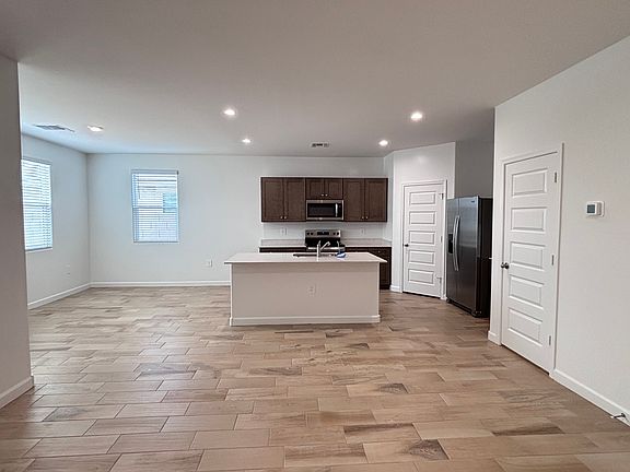 4th image of 1777 W Stealth Ave