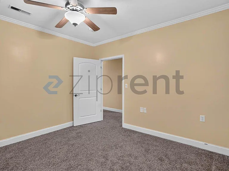 906 Diamond Cir — Photo 28