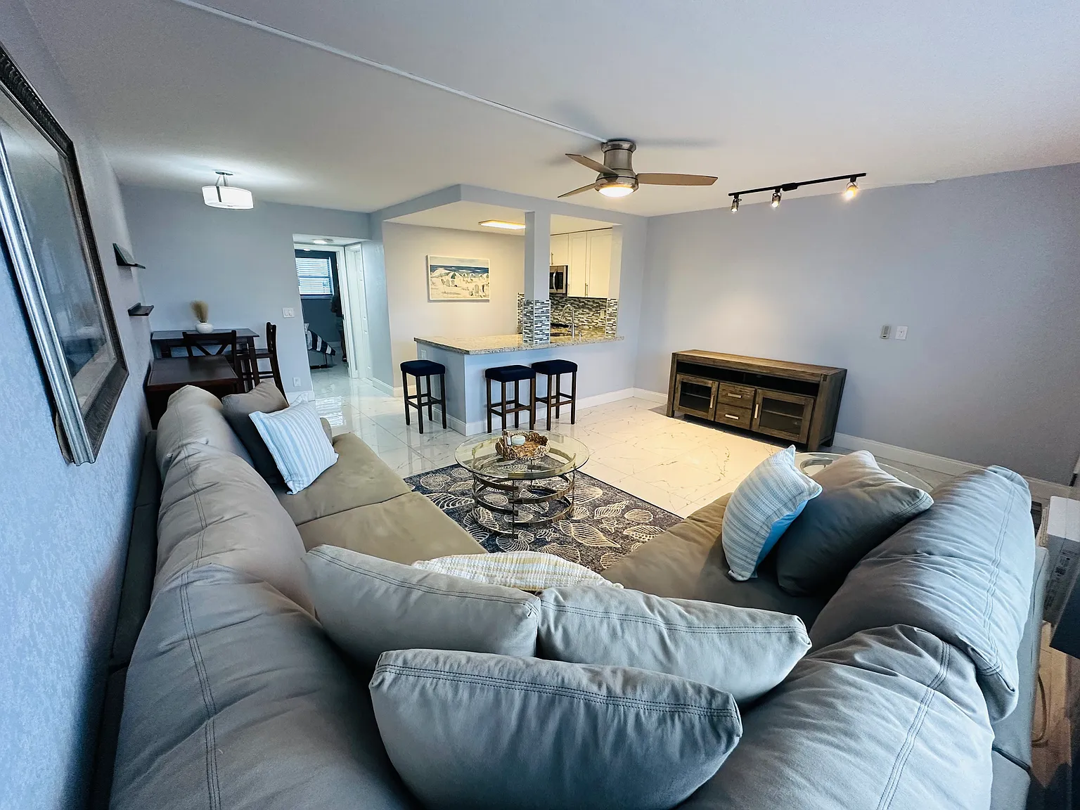 1 bed, 670 sqft, $2,200 — Photo 4