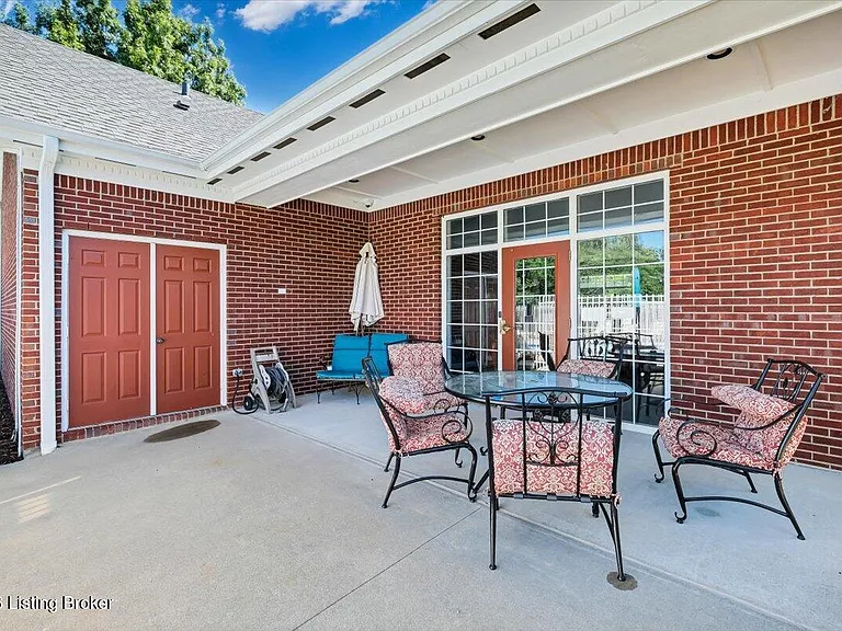 6403 Shelton Cir #102 — Photo 32
