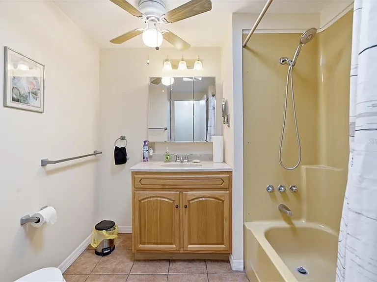 7505 Fairlane Ave — Photo 36