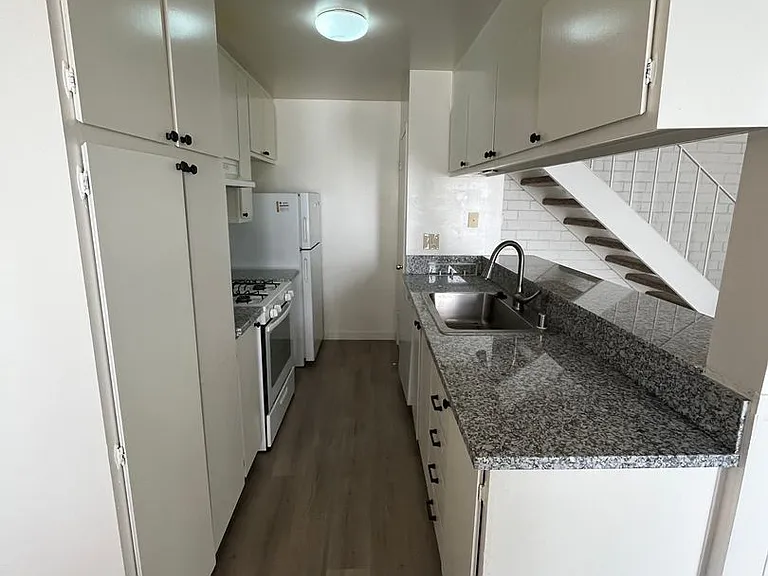 1703 Donner Ave #3 — Photo 5