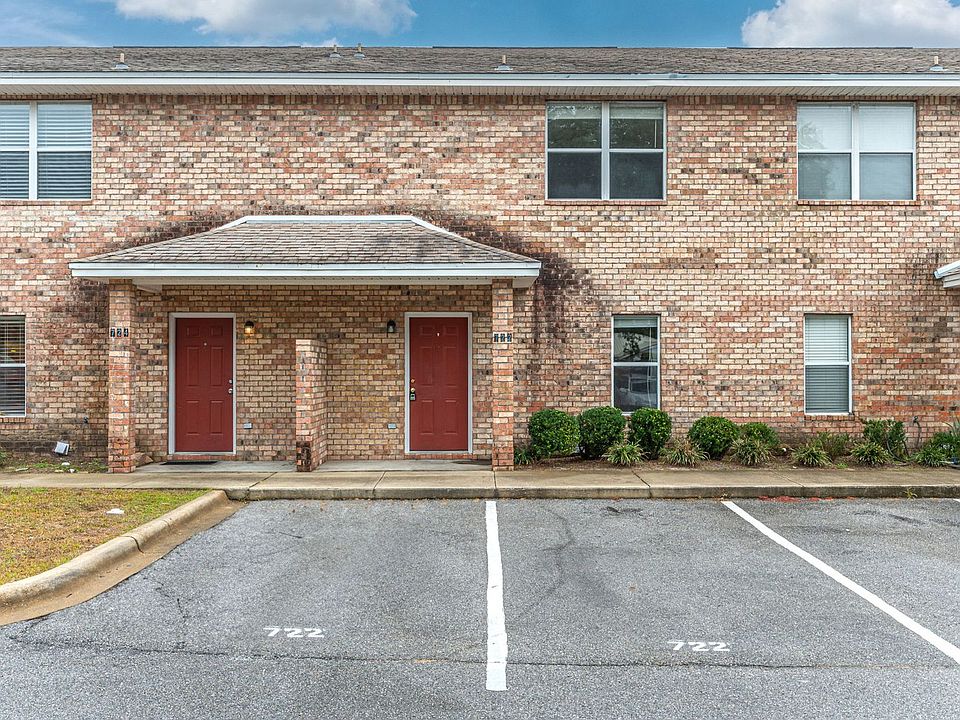 1st image of 722 Palm Blvd N