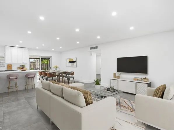 2564 Poinciana ST, NAPLES, FL 34105