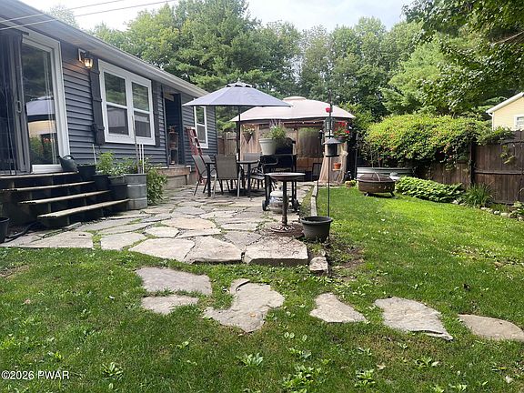 3rd image of 561 Raymondskill Rd