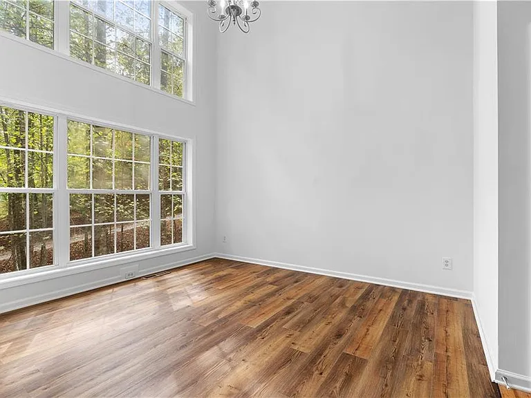 80 Castle Ct — Photo 28