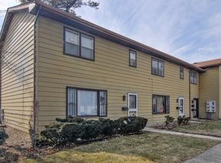 230 Vine St, Aurora, IL 60506