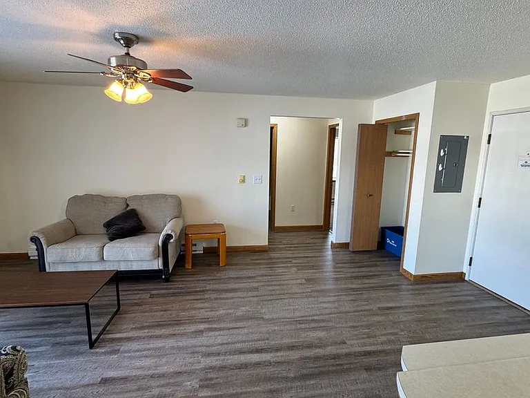 90 E Gridley Ave — Photo 13