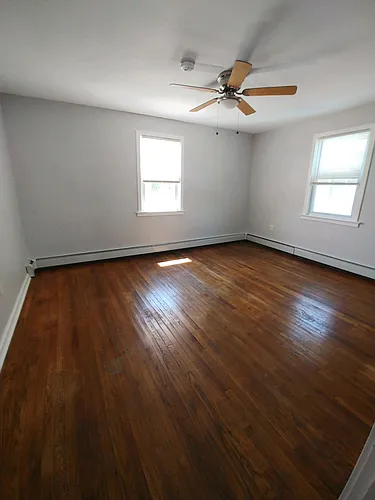 600 W Ashland Ave Photo 1