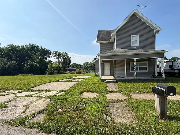 1521 & 1521 1/2 E Kirby Ave (AARC Management, LLC) — Photo 17