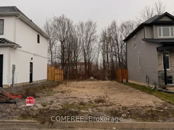 190 Hodgkins Ave, Thorold, ON L2V 0M6