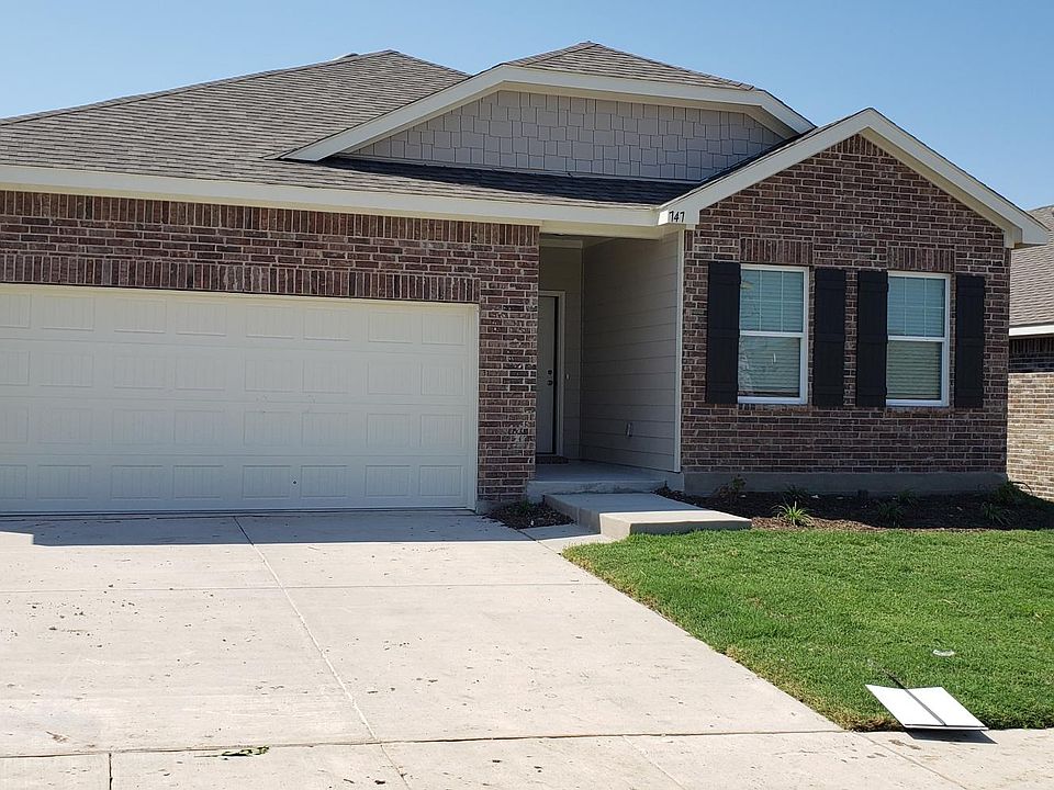 1st image of 747 Yorkshire Dr