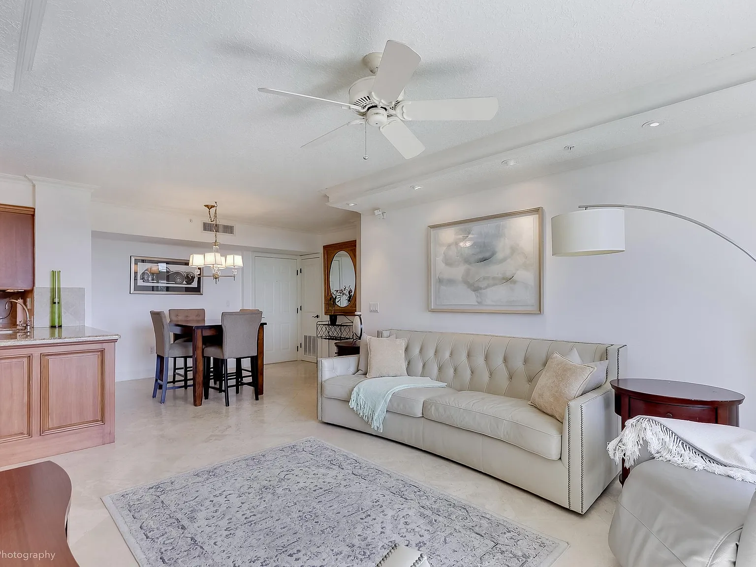 2 bed, 2.0 bath, 1040 sqft, $8,500 — Photo 3