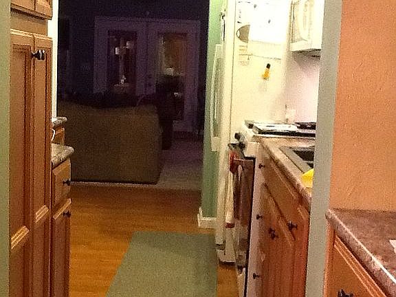 4th image of 4112 Estermarie Dr