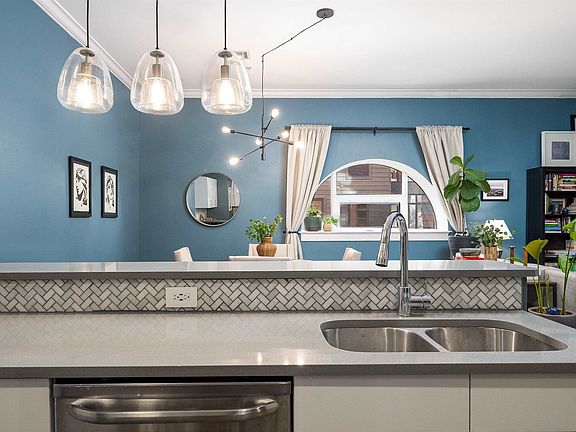 3rd image of 305 Whiton St #202
