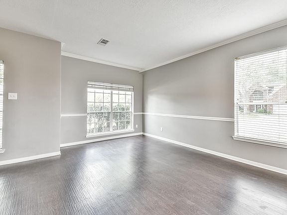 5th image of 6122 Spanish Oak Dr