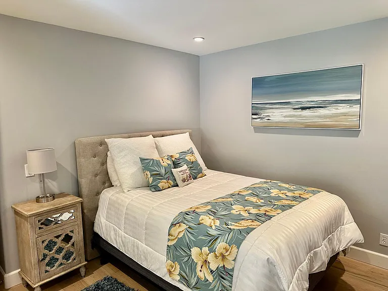 Guest bedroom