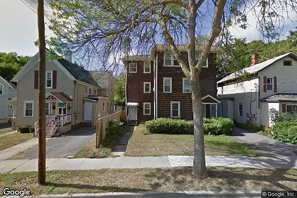61 Walnut St #1R