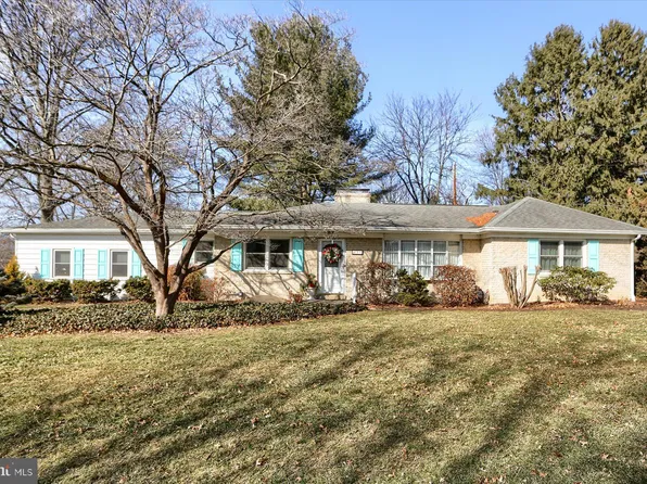 36 Golfview Rd, Camp Hill, PA 17011