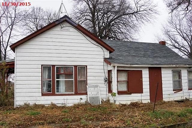 2nd image of 310 N Main St