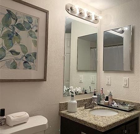 4th image of 1494 The Pointe Dr #1494