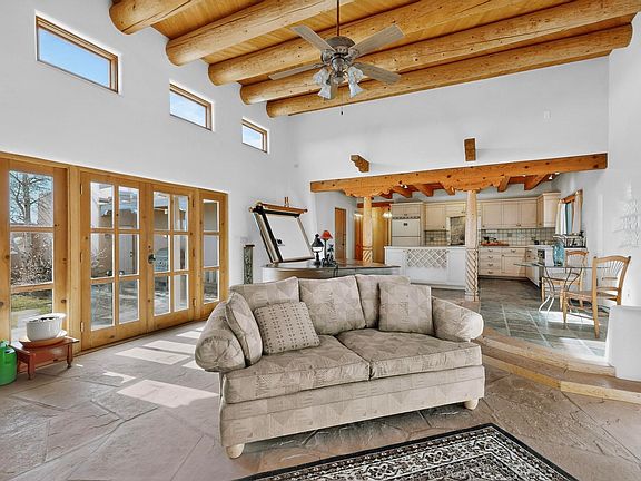 3rd image of 4 Cerrado Loop