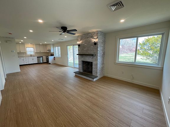 3rd image of 44 Honeyman Ave