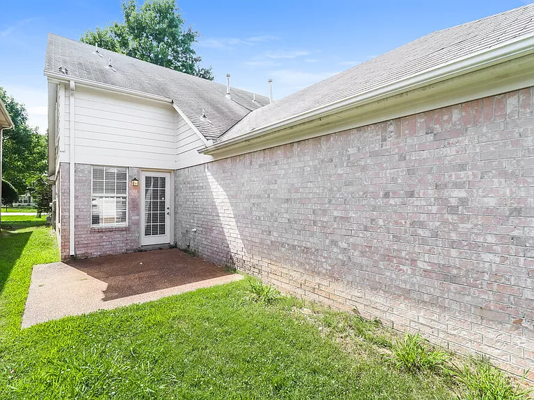 1170 Whitten Rd — Photo 16