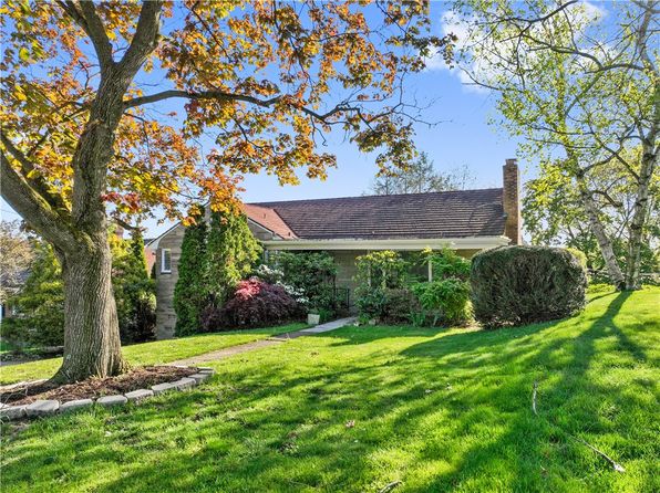 1089 Firwood Dr, Pittsburgh, PA 15243