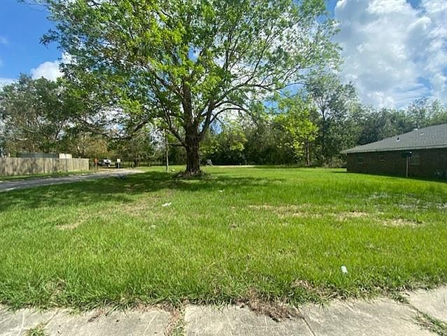 1st image of 1741 Heights Dr