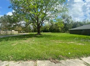 1741 Heights Dr, Saint Bernard, LA 70085