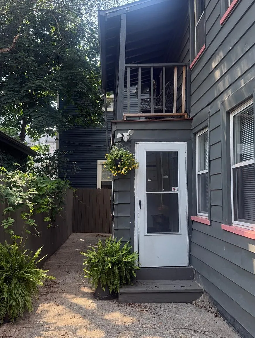 1 bed, 838 sqft, $1,415 — Photo 4