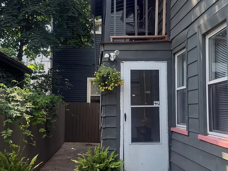 1872 W 44th St #2 — Photo 4