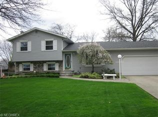 3293 Glenbrook Dr, Barberton, OH