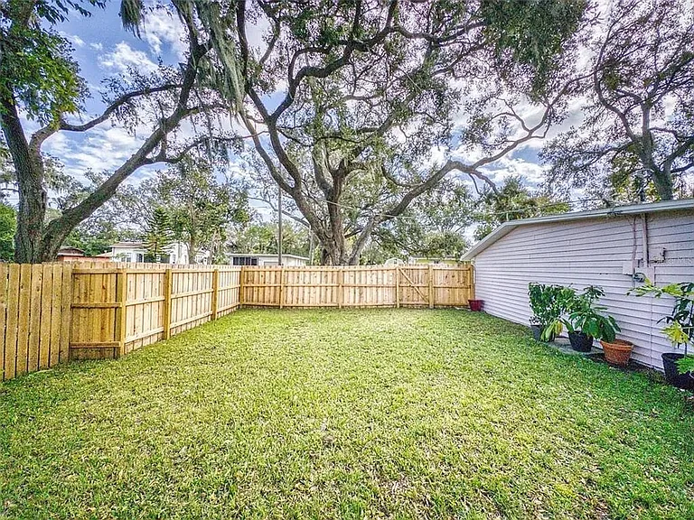 630 Olive St — Photo 35