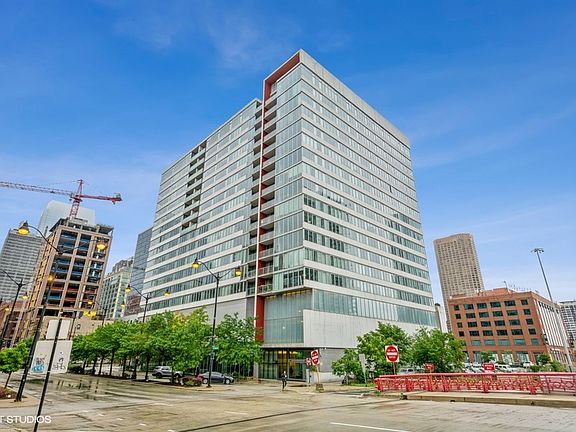 2nd image of 659 W Randolph St #1514
