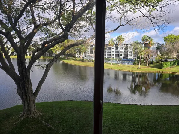 2104 S Cypress Bend Drive #301, Pompano Beach, FL 33069