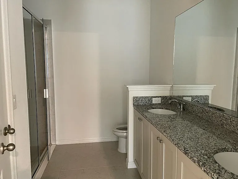 711 Steerview St — Photo 18