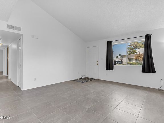 3rd image of 2221 W FARMDALE Avenue #17