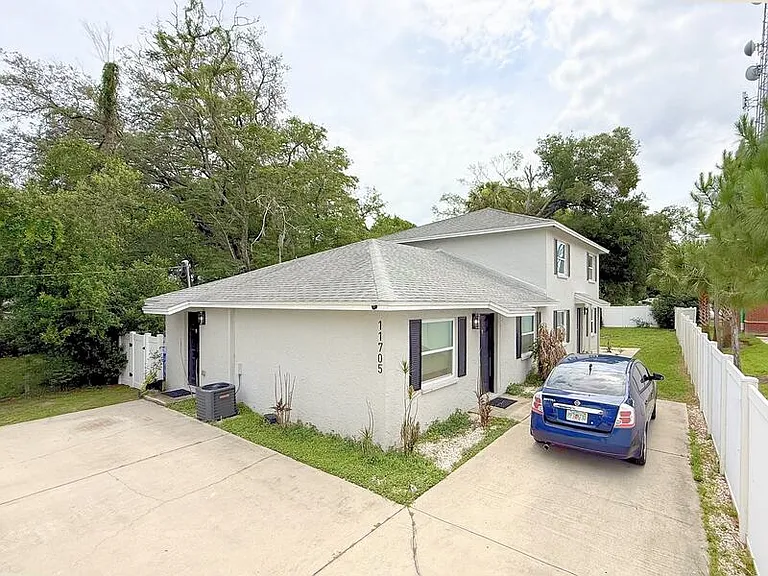 11705 North Dr #B — Photo 4