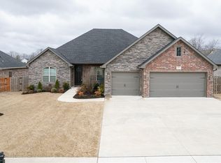 653 Malbec Rd, Springdale, AR 72762