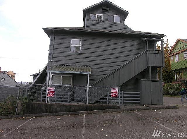 1st image of 609 S 15th St APT 401