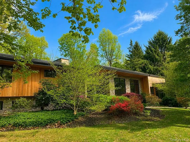 14 Tall Tree Ct — Photo 5