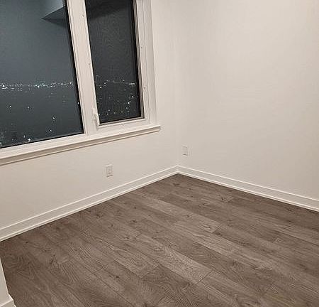 5th image of 5 Defries St #1411