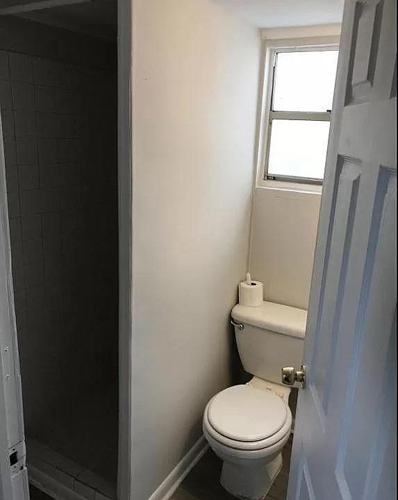 2nd image of 1409 Deleon St