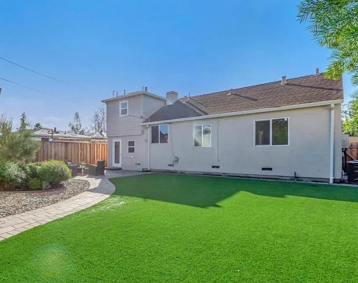3267 Hoover St — Photo 4
