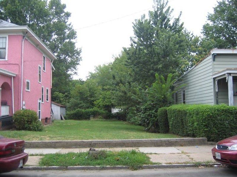 2nd image of 1210 Oakwood Ave